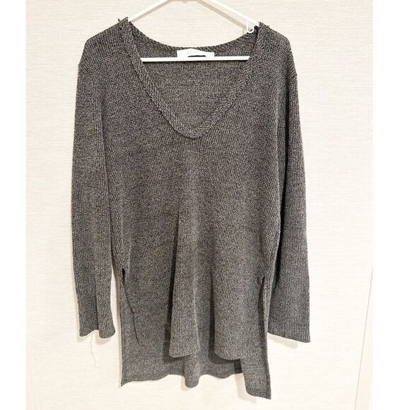 Astr the label charcoal gray knit split side sweater - Picture 2 of 4